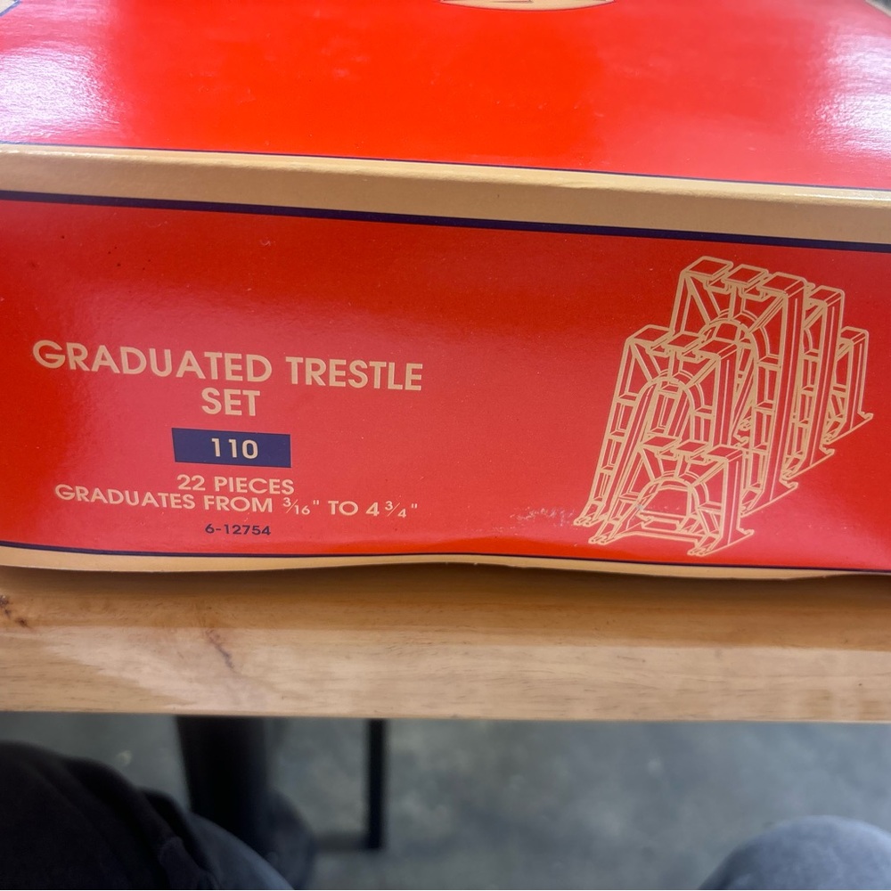 Lionel graduated trestle set new in box 1994-1996 set 110